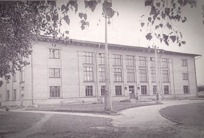 Так в 1960 году выглядел спортивный корпус БГСХА. Фото из личного архива Анатолия Григорьевича Ерухимовича.