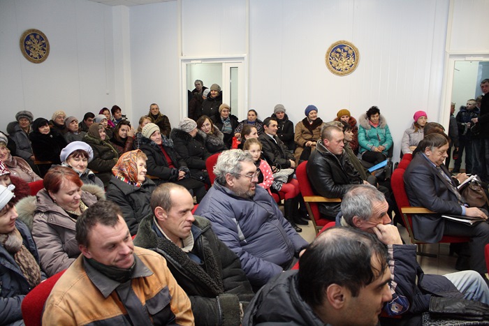 На собрании в Рудковщине не всем хватило места в зале. Фото: Александр Храмко.