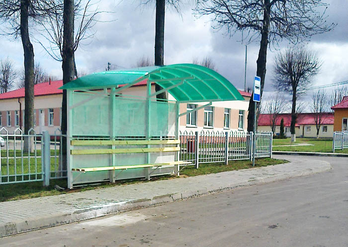 Автобусная остановка возле Горецкой поликлиники.