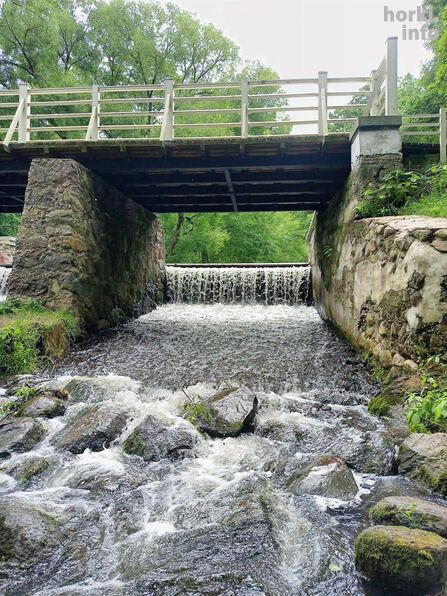 Искусственный водопад в Залесье.