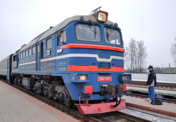 Гродно могилев поезд. Бел ЖД Орша Западная. ЖД клуб Кричев. 13 Февраля поезд. Кричев 2023.