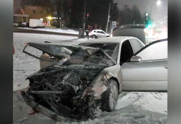 Утром 25 января в Могилеве столкнулись две Audi, после чего одна из них загорелась. В этом ДТП два человека получили травмы – пишет сайт МВД.