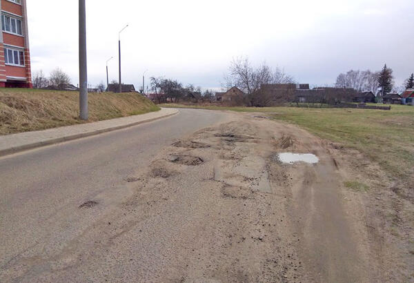 Сотрудники Госавтоинспекции создали виртуальный помощник для решения вопросов по состоянию дорог.<br />
<br />
В Беларуси весной активно ремонтируют дороги.