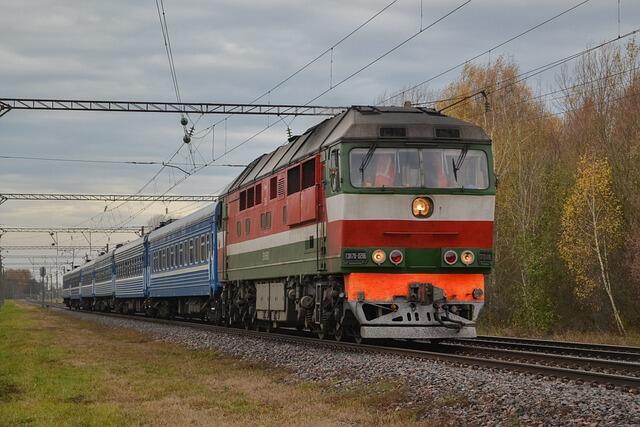 Из-за ремонта пути Белорусская железная дорога временно изменит график движения поездов на участке Орша – Могилев.