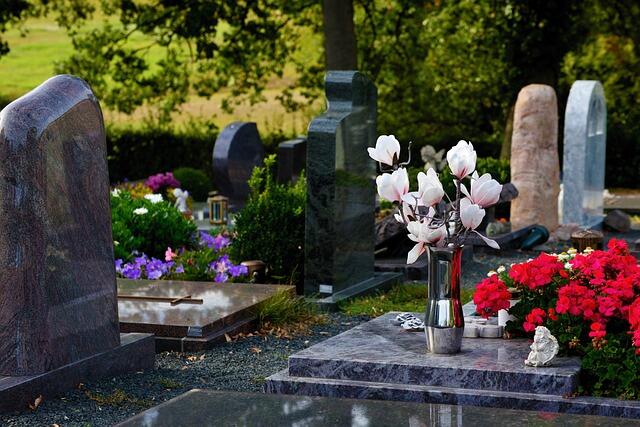 О том, как посетить на Радуницу кладбища, которые находятся в пограничной зоне, журналистам БЕЛТА рассказал Антон Бычковский, официальный представитель Госпогранкомитета.
