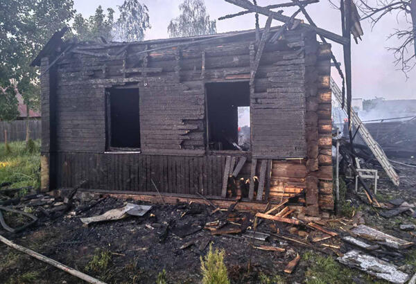 В четверг 23 мая вечером загорелся частный жилой дом в агрогородке Добрейка Шкловского района. На пожаре погибла пенсионерка, сообщает МЧС.