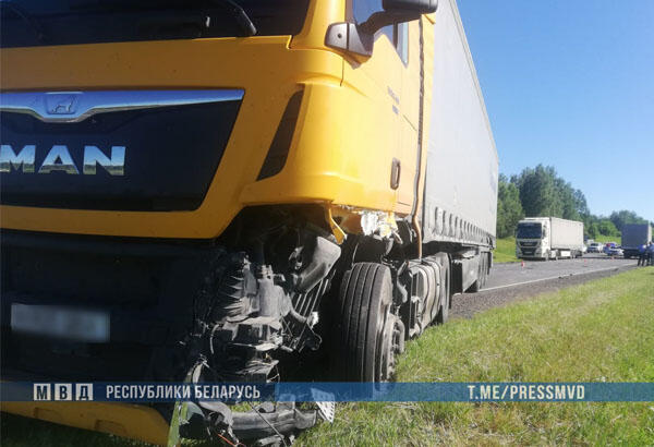 Два человека погибли после столкновения Volkswagen и МАN в Могилевской области